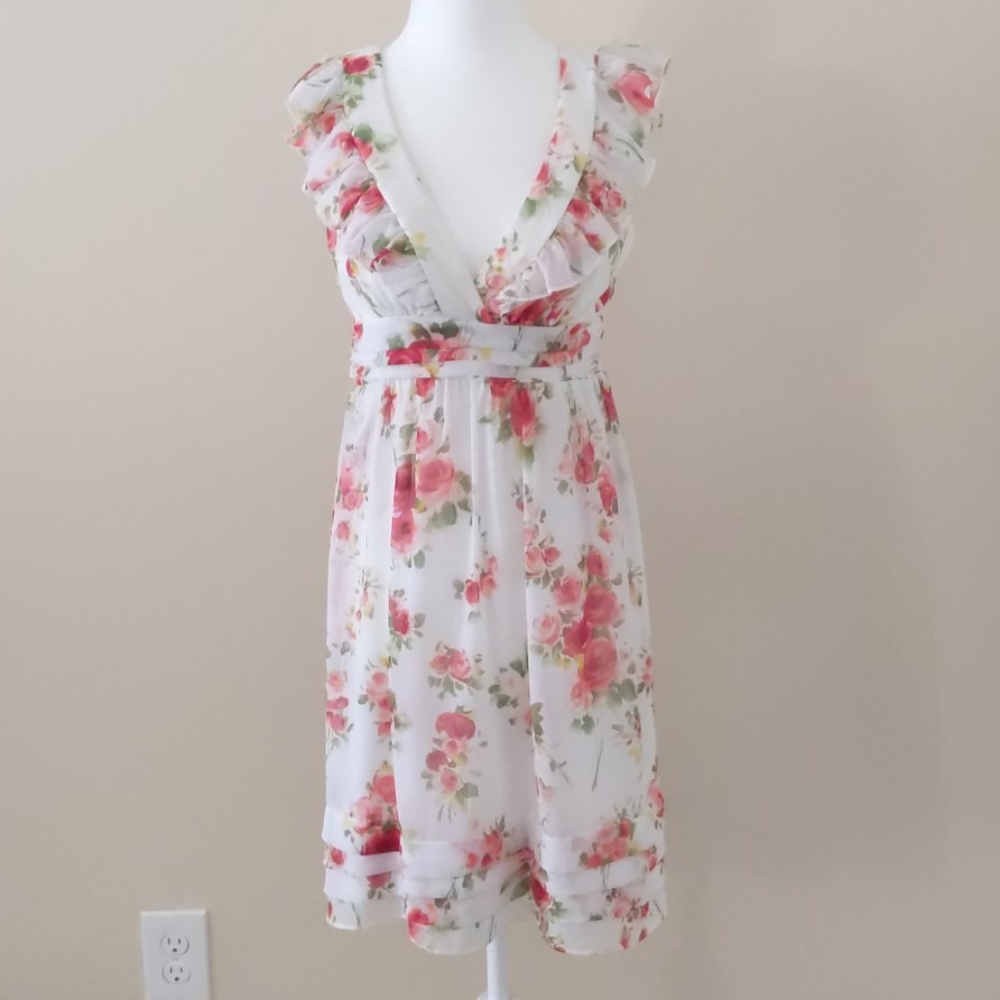 Unique red flower dress size 4
